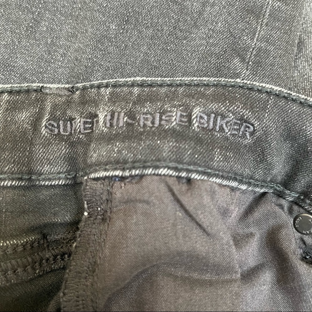 NWOT AEO super hi-rise biker denim shorts washed black distressed Bermuda Size 4 - Picture 7 of 8